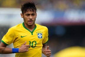 爱游戏入口-全能女王归来！阿扎伦卡强势横扫，惊艳表现昭示MAD未来可期！