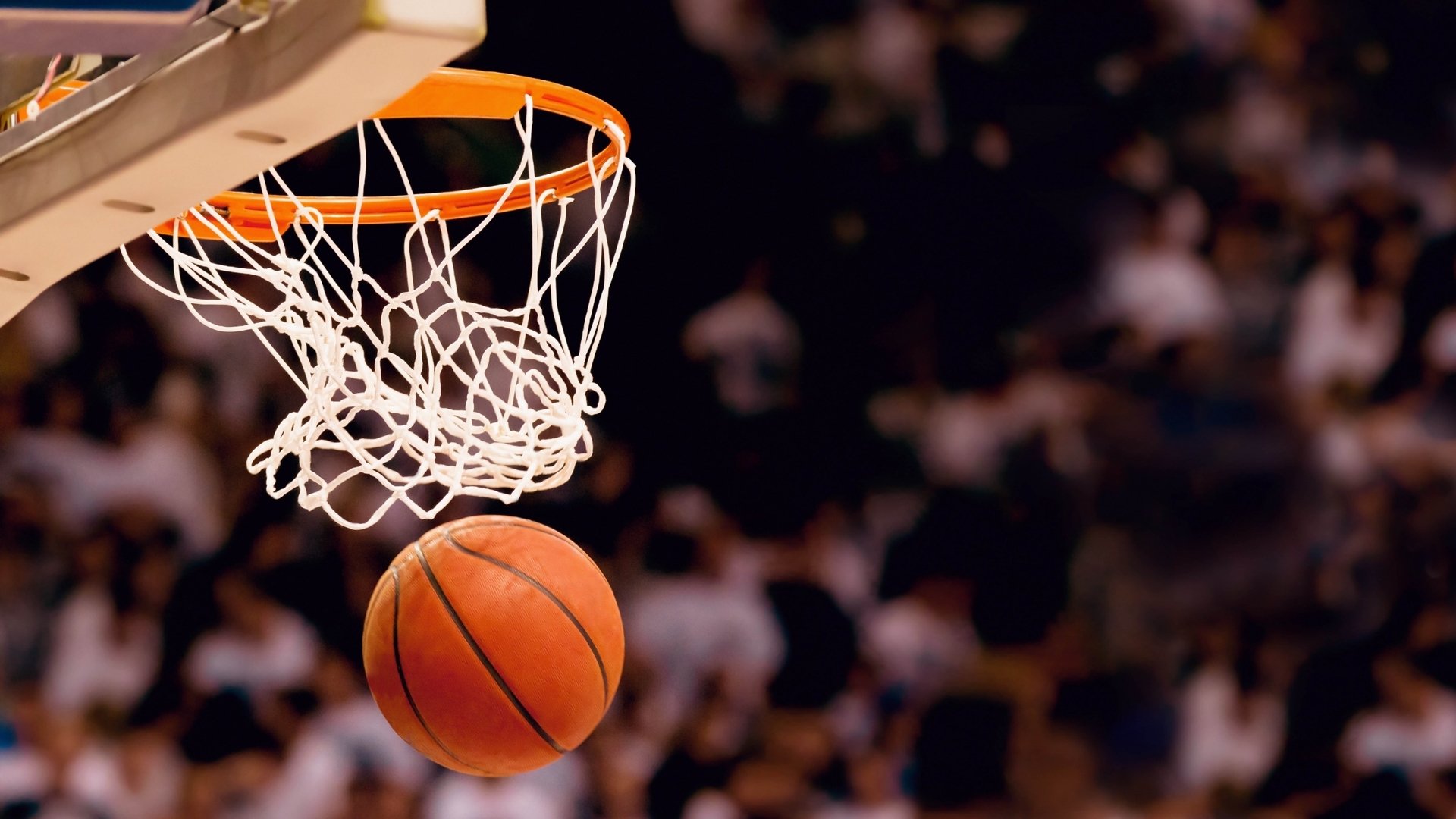 C罗空降雄鹿狂砍50分，NBA惊天爆冷引全网沸腾